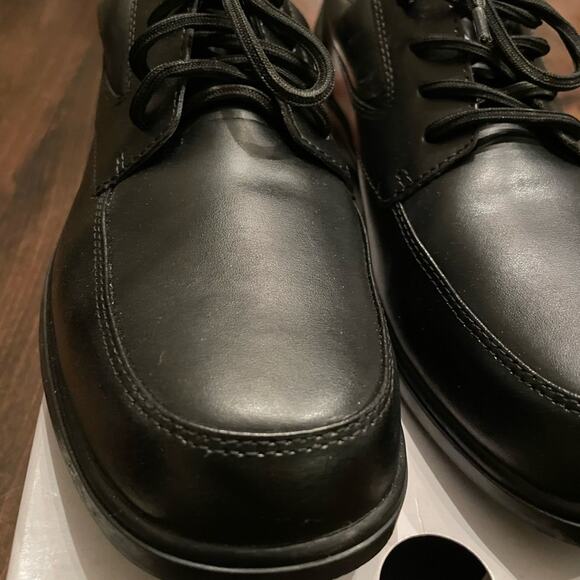 Hush Puppies Black Kids Dress Shoes - Picture 2 of 9